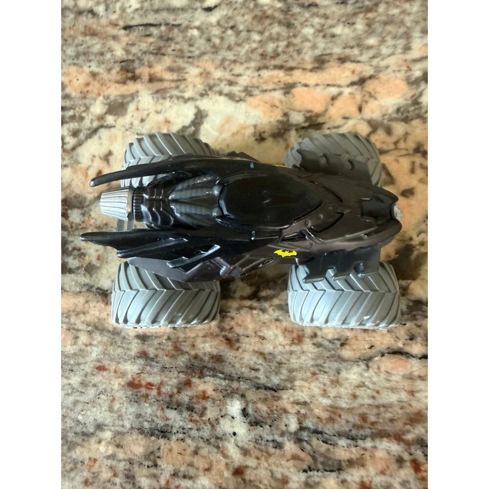 1/24 scale Hot Wheels Monster Jam BATMOBILE Batman Truck